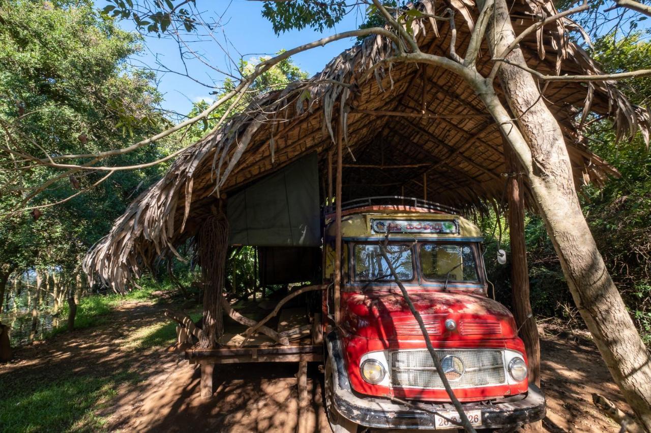 Banyan Camp Villa Hambegamuwa Exterior foto