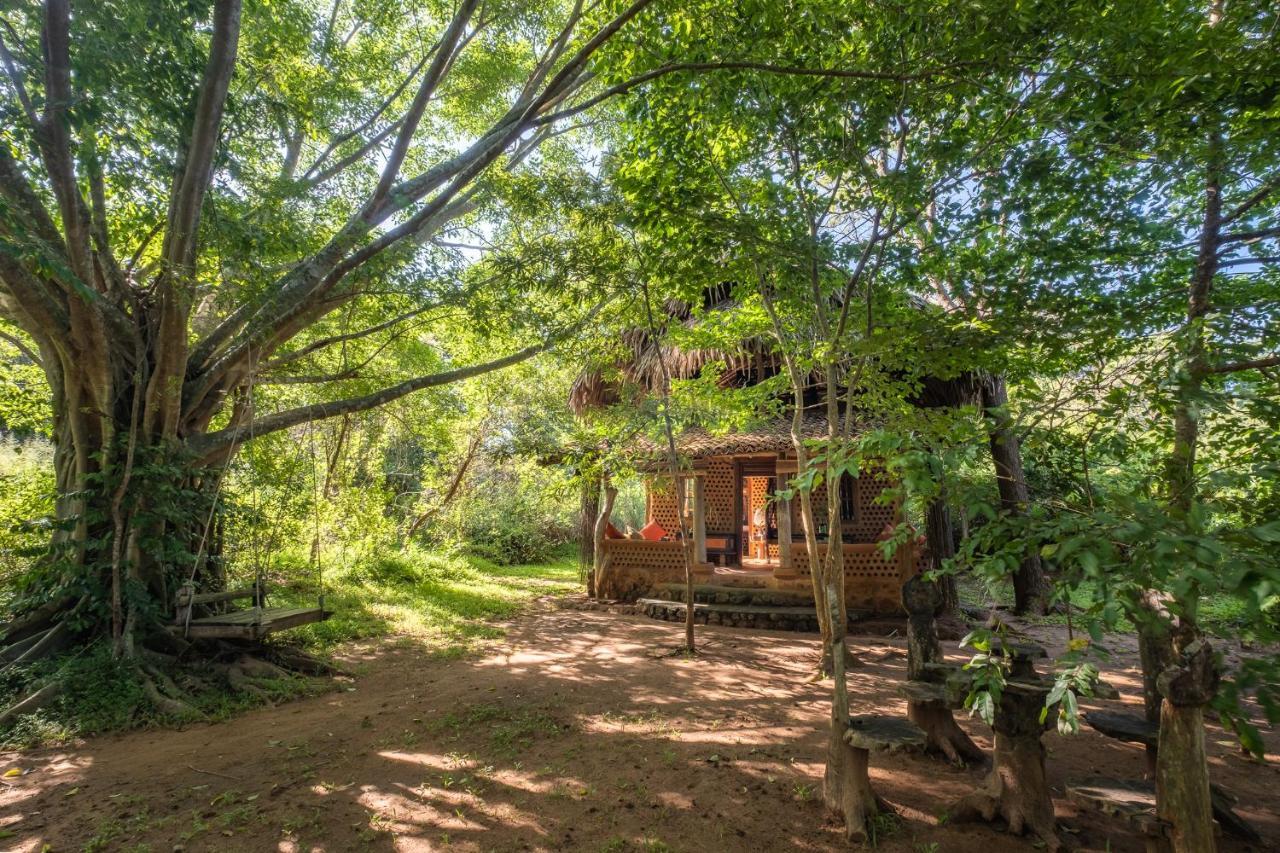 Banyan Camp Villa Hambegamuwa Exterior foto